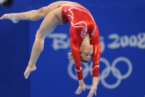 橄榄球场馆建设提速升级，橄榄球场长什么样子