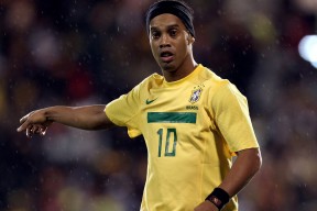 尼克斯新援融入体系帮助球队攻防转换流畅，尼克斯队首发阵容